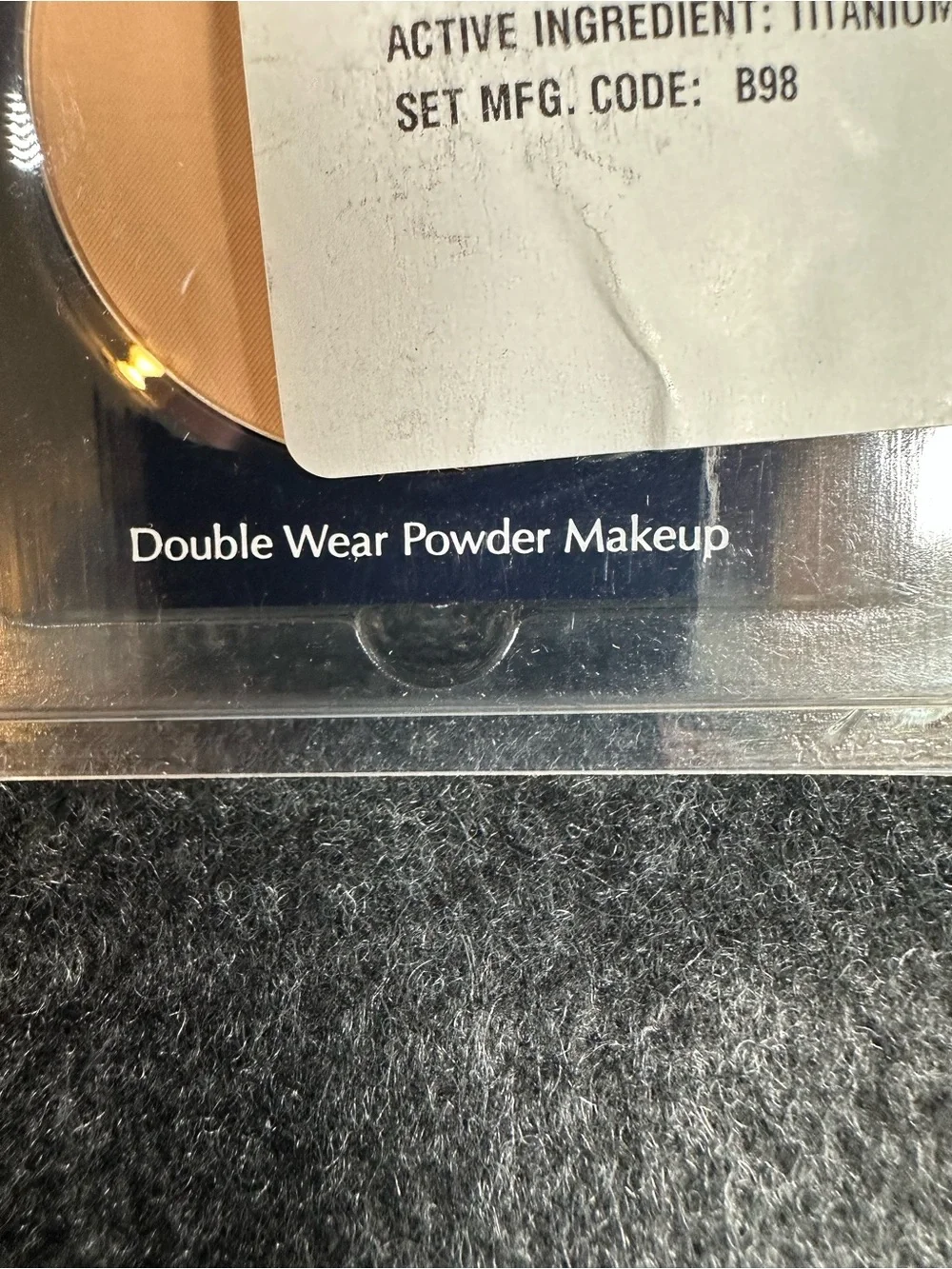 Estée Lauder Double Wear Stay-in-Place Matte Powder Foundation 3N2 Wheat